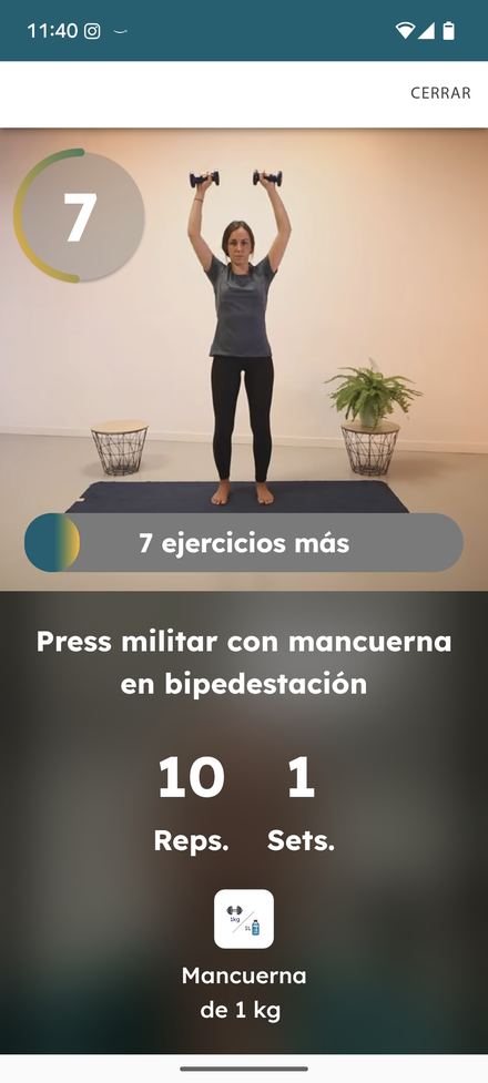 Pantalla de l'app: exercici de press militar amb mancuerna, 10 repeticions